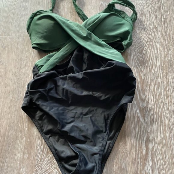 Seimsuit - Picture 1 of 1